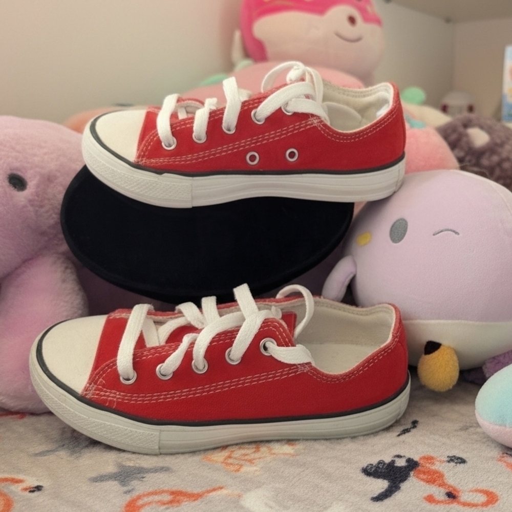 Kids Red Canvas CONVERSE ALL STAR Low-Top Sneakers - Classic Lace-Up